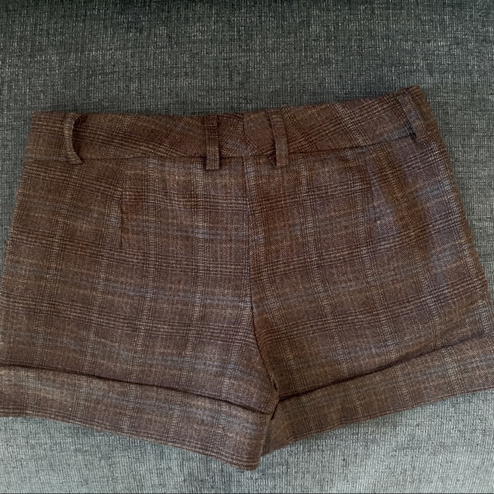 Costa Blanca plaid S/P zipper shorts.